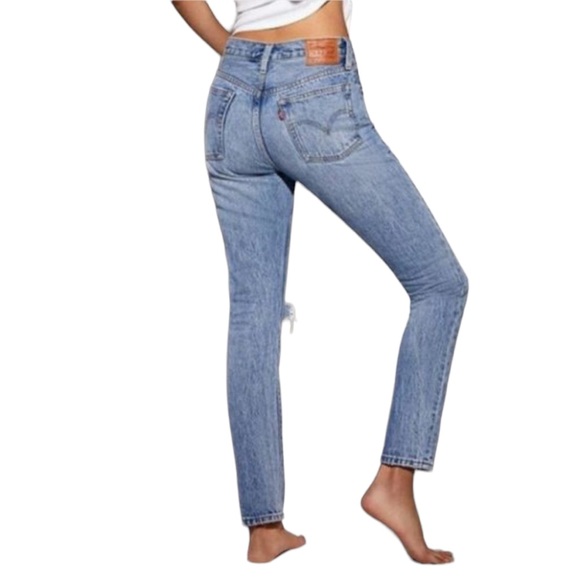 Levi’s 501 Button Your Fly Skinny Distressed Ankle Jeans - Picture 5 of 16